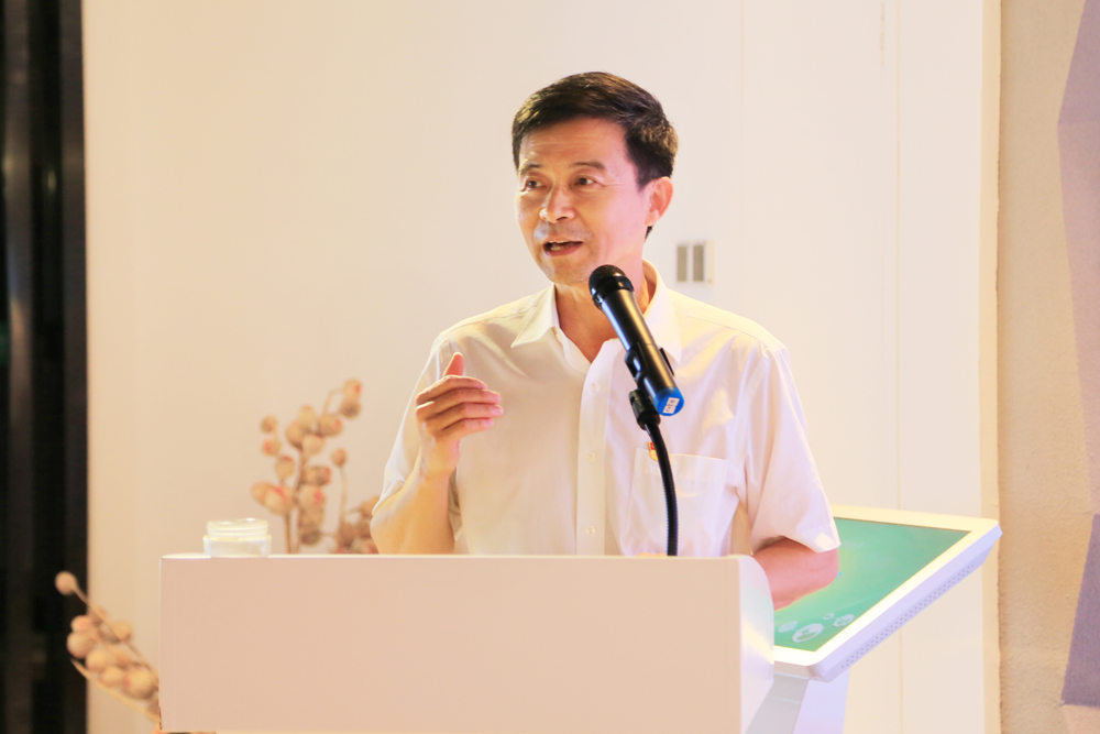 李建華主持活動并發表講話.jpg